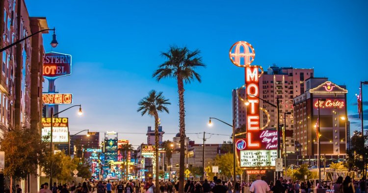 Where to Eat, Drink, and Snack in Downtown Vegas: A Local’s Guide