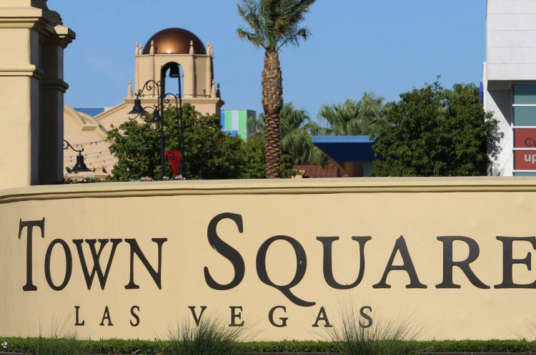 Clue points to new steakhouse at Town Square